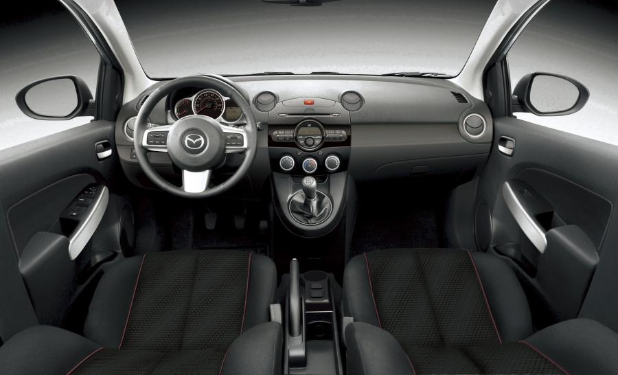  Mazda2 2010 года  (фото 38 из 183)